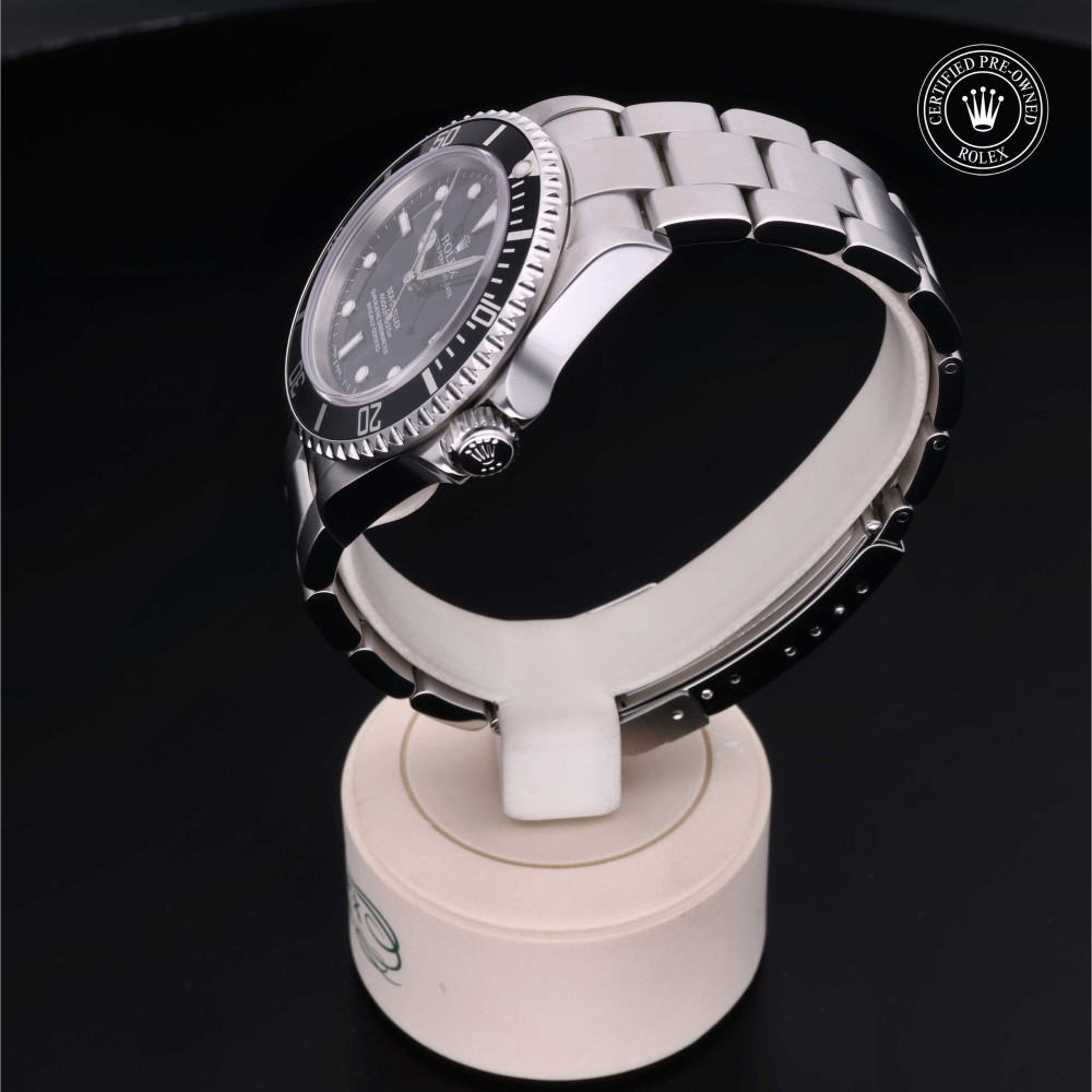 rolex-certified-pre-owned-Sea-Dweller-40 mm-Oystersteel-2006-M16600-0003