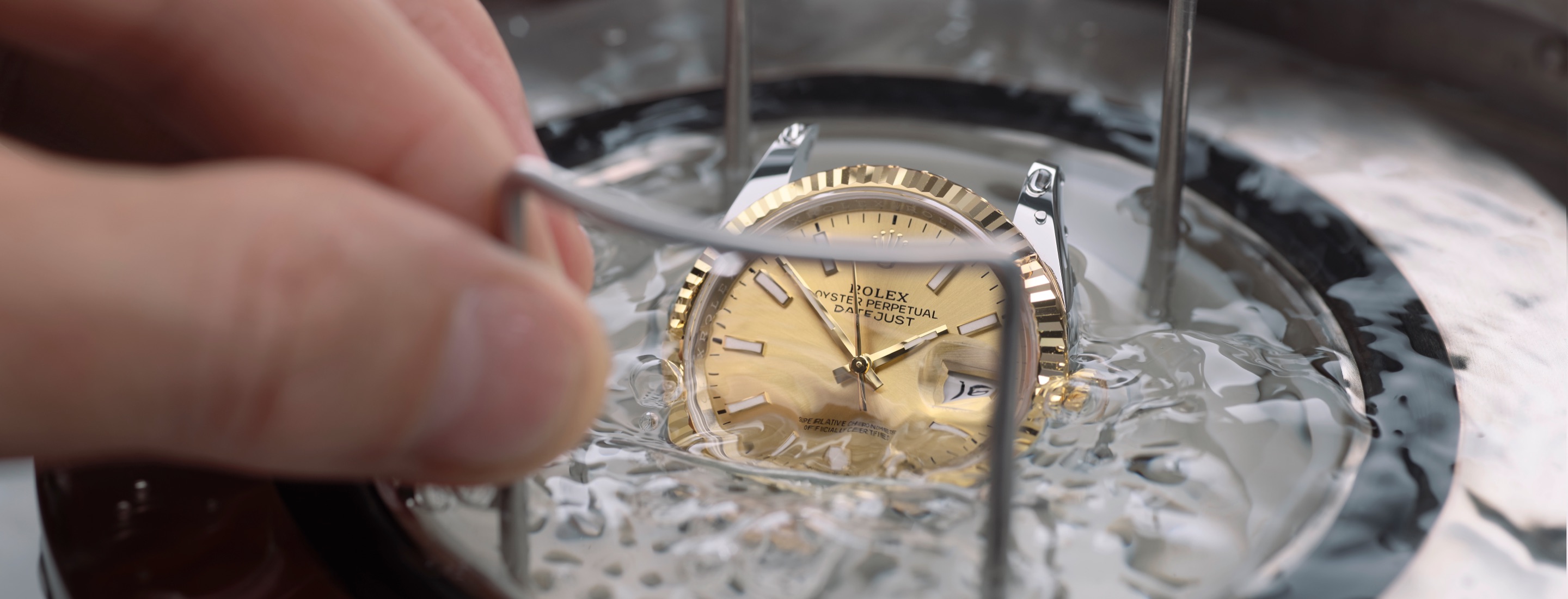 Rolex watch servicing procedure