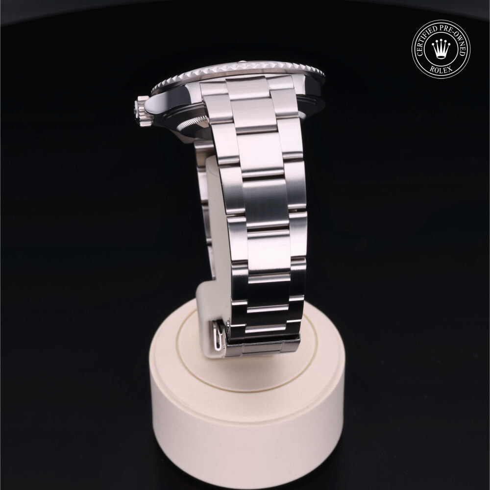 rolex-certified-pre-owned-Submariner Date-40 mm-Oystersteel-2008-16610LV