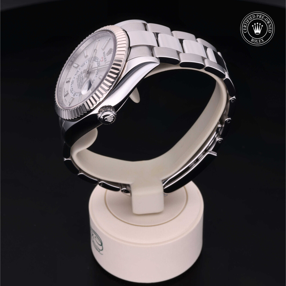 rolex-certified-pre-owned-Sky-Dweller-42 mm-White Rolesor-2018-326934