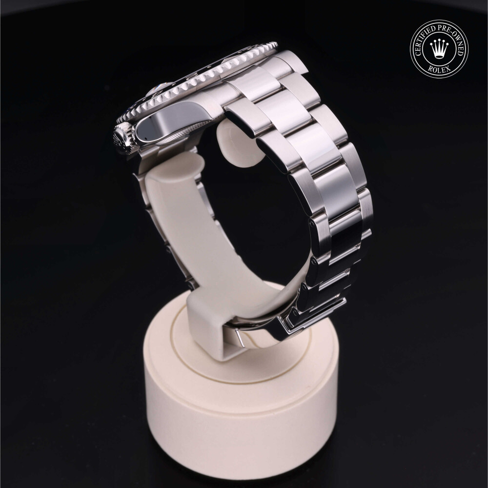 rolex-certified-pre-owned-GMT-Master II-40 mm-Oystersteel-2015-M116710BLNR-0002