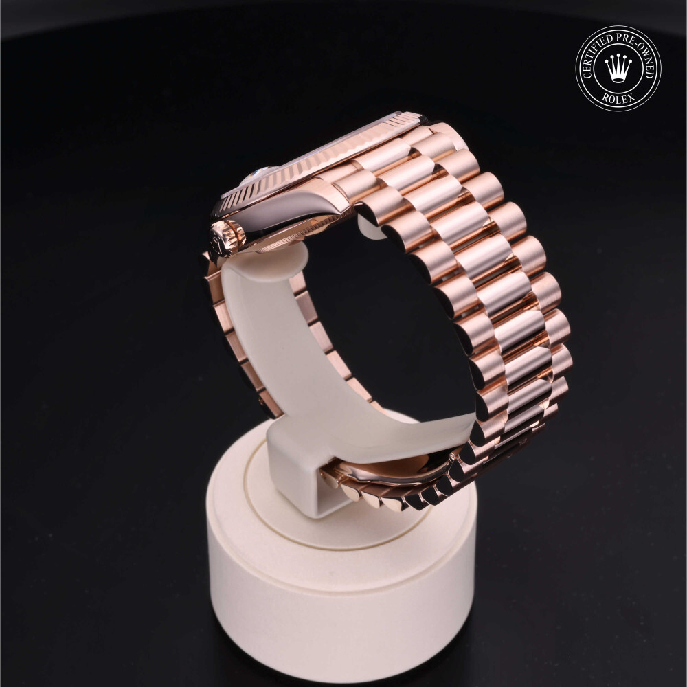 rolex-certified-pre-owned-Day-Date-40 mm-18ct Everose Gold-2018-M228235-0005