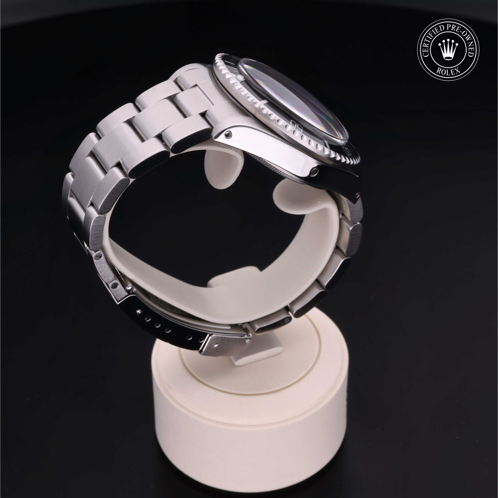rolex-certified-pre-owned-Sea-Dweller-40 mm-Stainless Steel-1982-M1665/0