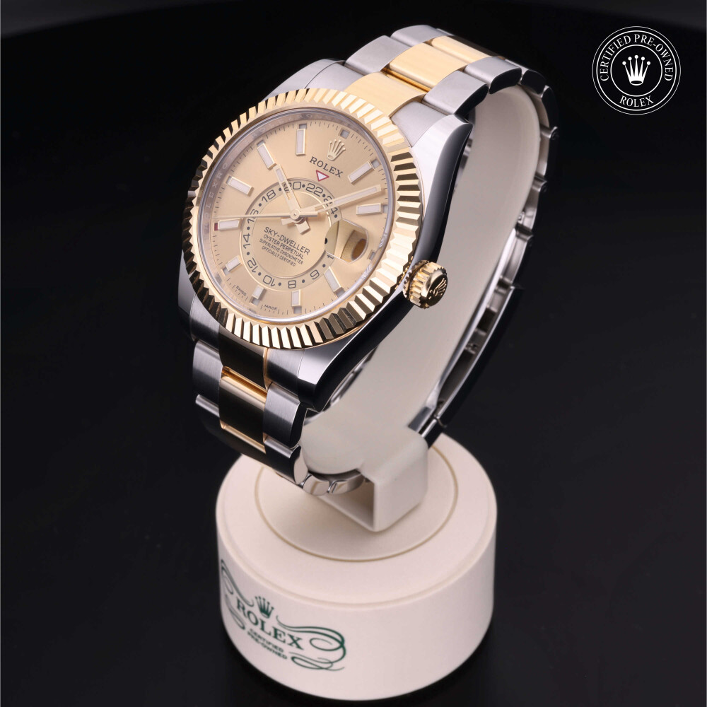 rolex-certified-pre-owned-Sky-Dweller-42 mm-Yellow Rolesor-2019-M326933-0001