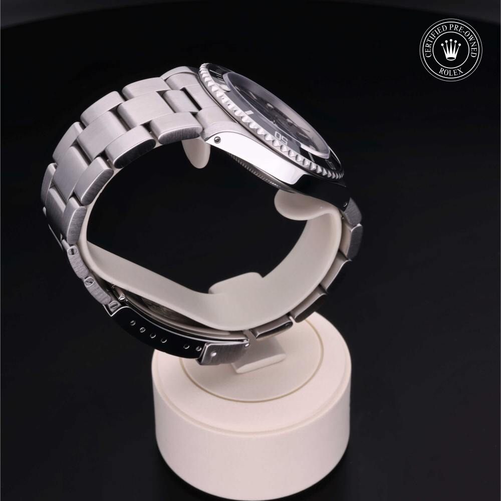 rolex-certified-pre-owned-Submariner-40 mm-Stainless Steel-2000-M14060-0001