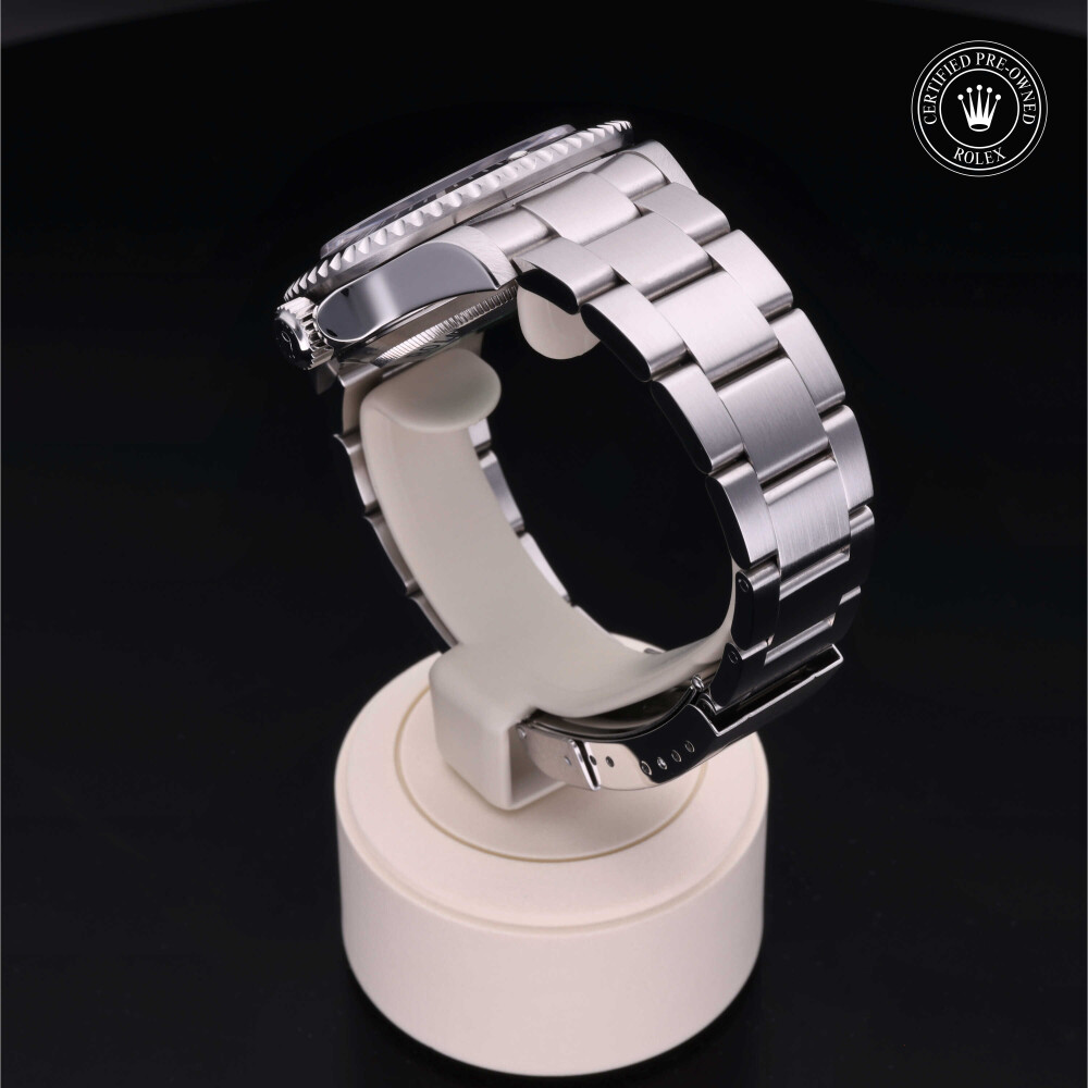 rolex-certified-pre-owned-Sea-Dweller-40 mm-Oystersteel-2005-M16600-0003