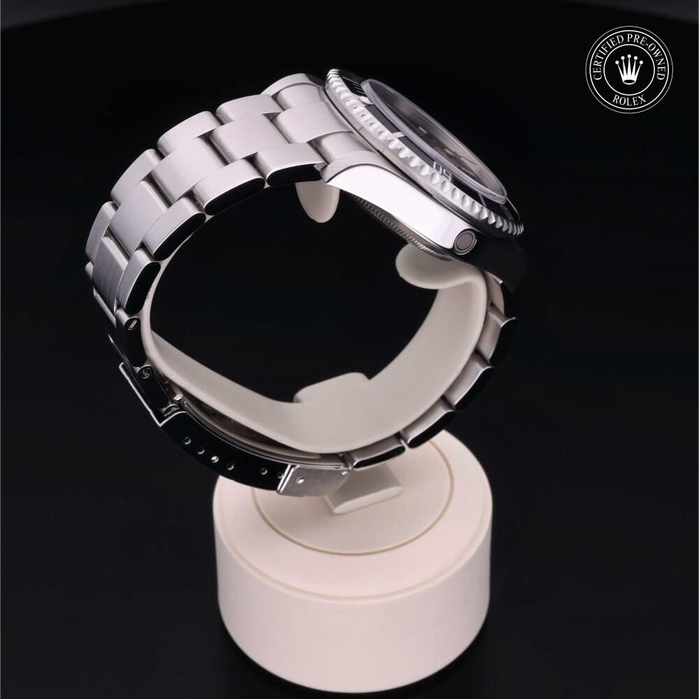rolex-certified-pre-owned-Sea-Dweller-40 mm-Oystersteel-2005-M16600-0003