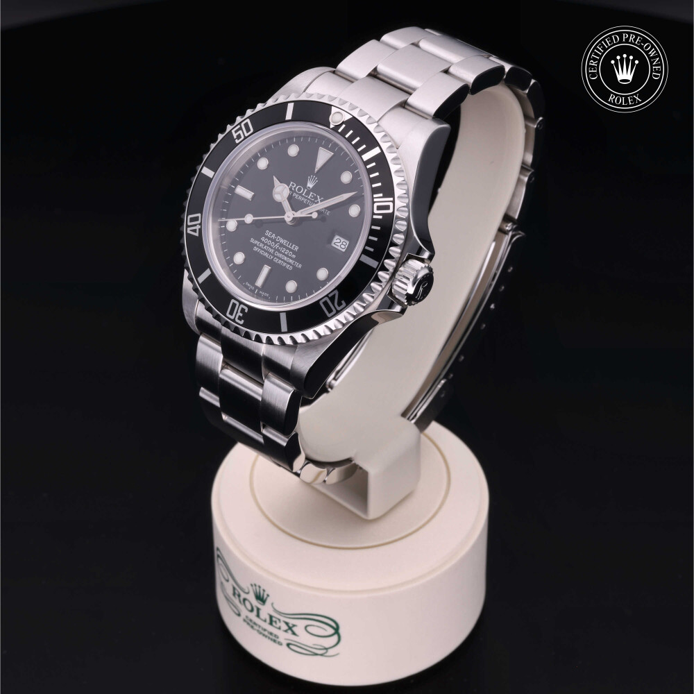 rolex-certified-pre-owned-Sea-Dweller-40 mm-Oystersteel-2005-M16600-0003