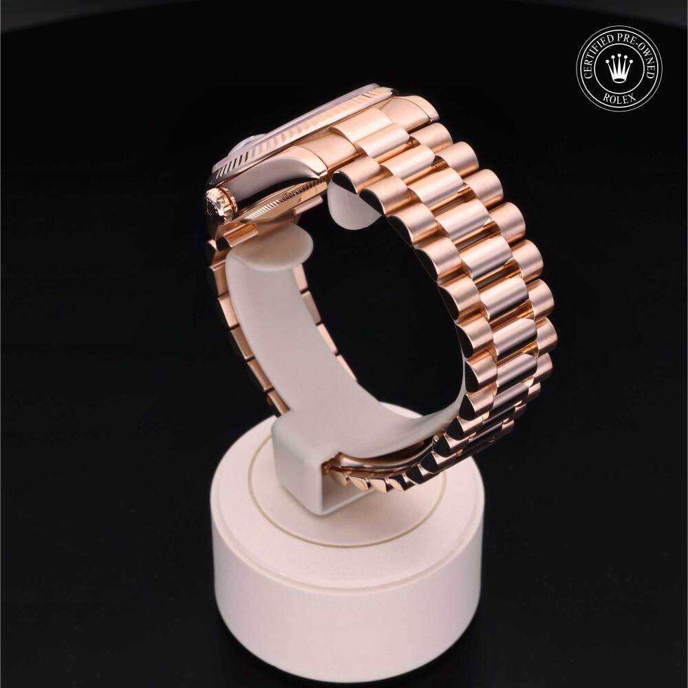 rolex-certified-pre-owned-Day-Date-36 mm-18ct Everose Gold-2004-M118235-0029