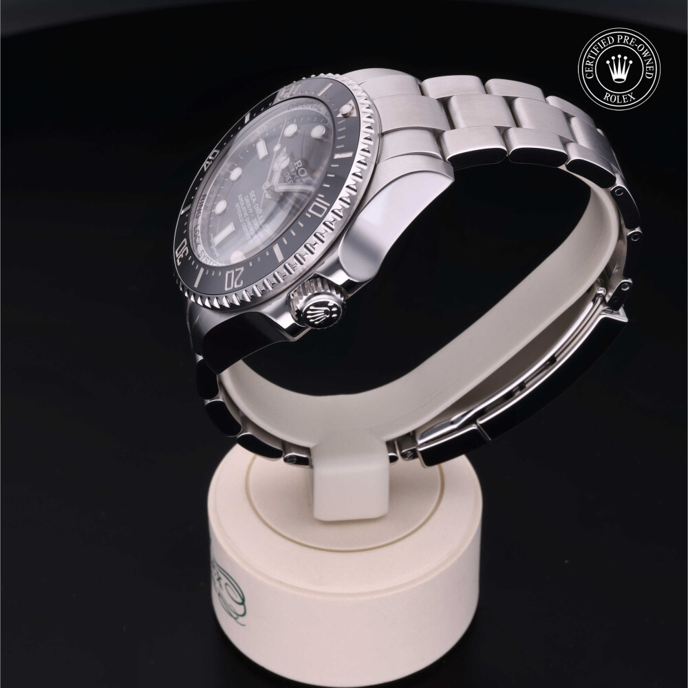 rolex-certified-pre-owned-Sea-Dweller Deepsea-44 mm-Oystersteel-2015-M116660-0001