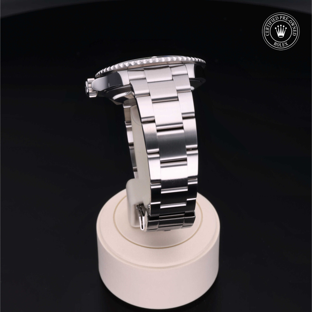 rolex-certified-pre-owned-Submariner Date-40 mm-Oystersteel-2006-M16610LV-0002