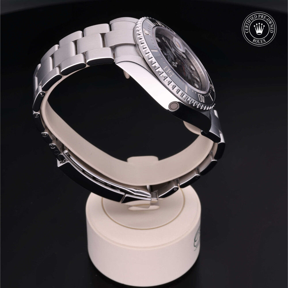 rolex-certified-pre-owned-Sea-Dweller-43 mm-Oystersteel-2018-M126600-0001