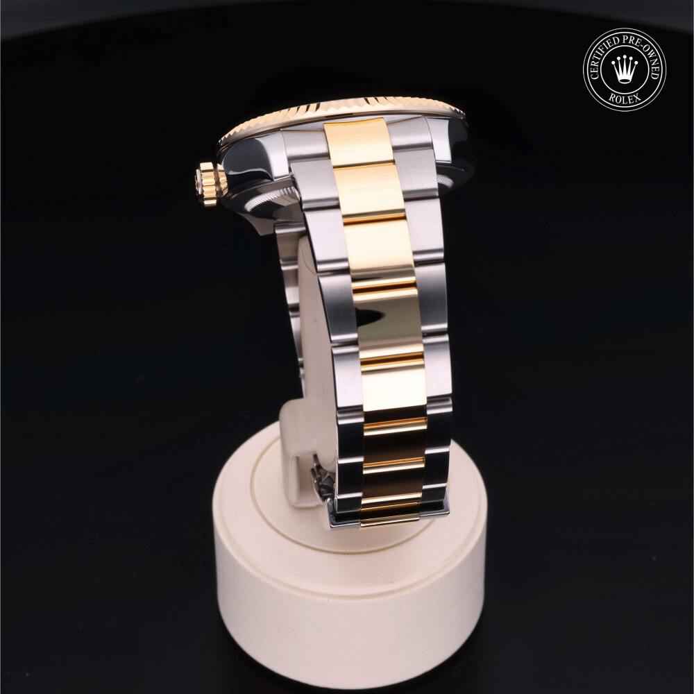 rolex-certified-pre-owned-Sky-Dweller-42 mm-Yellow Rolesor-2019-M326933-0002