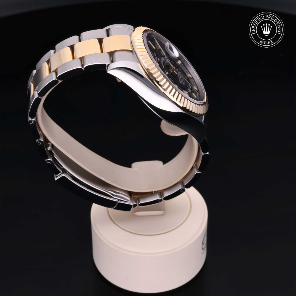 rolex-certified-pre-owned-Sky-Dweller-42 mm-Yellow Rolesor-2019-M326933-0002