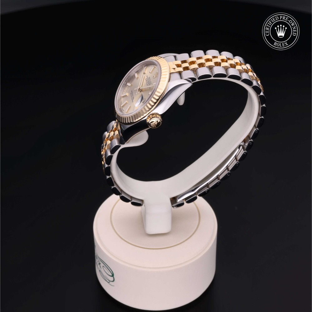 rolex-certified-pre-owned-Lady-Datejust-28 mm-Yellow Rolesor-2019-279173