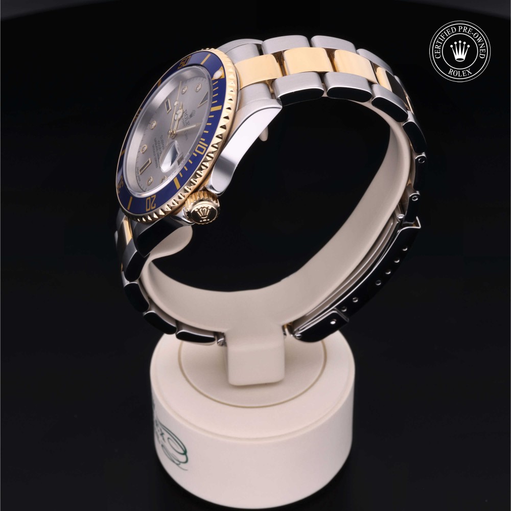 rolex-certified-pre-owned-Submariner Date-40 mm-Yellow Rolesor-2005-16613
