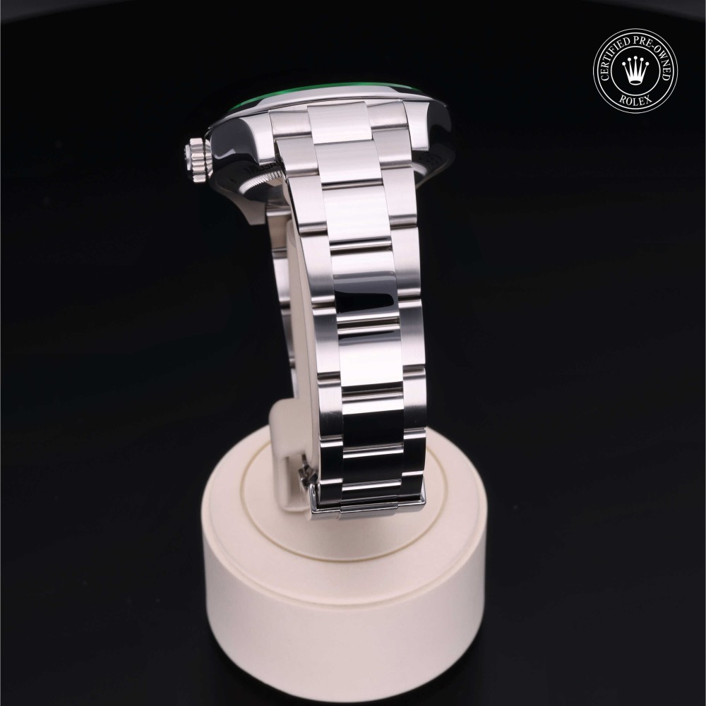 rolex-certified-pre-owned-Milgauss-40 mm-Oystersteel-2021-116400GV