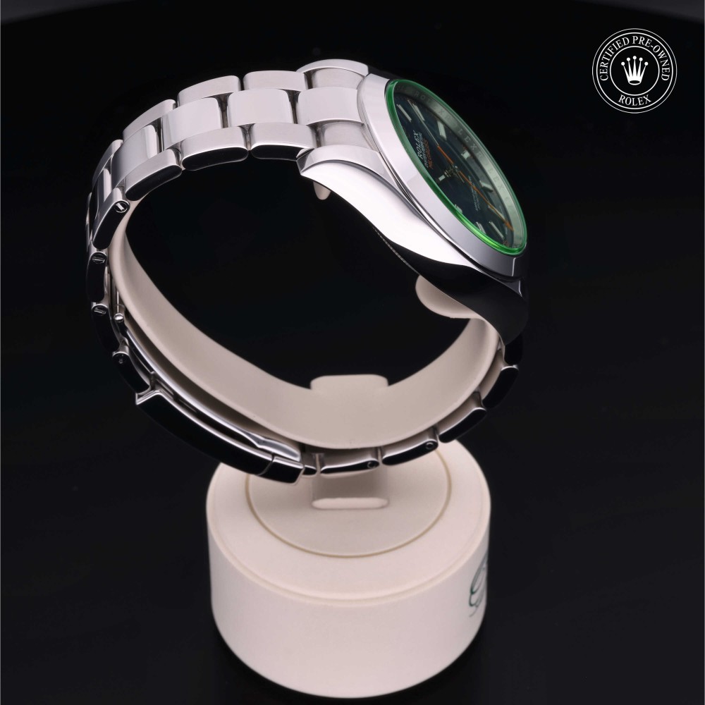 rolex-certified-pre-owned-Milgauss-40 mm-Oystersteel-2021-116400GV