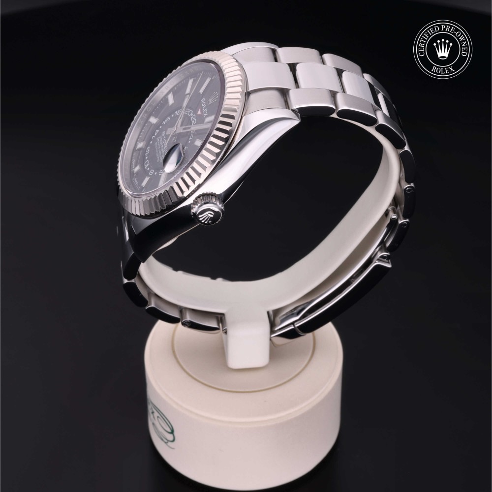rolex-certified-pre-owned-Sky-Dweller-42 mm-White Rolesor-2020-326934