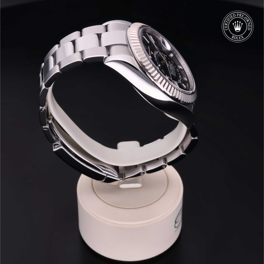 rolex-certified-pre-owned-Sky-Dweller-42 mm-White Rolesor-2020-326934