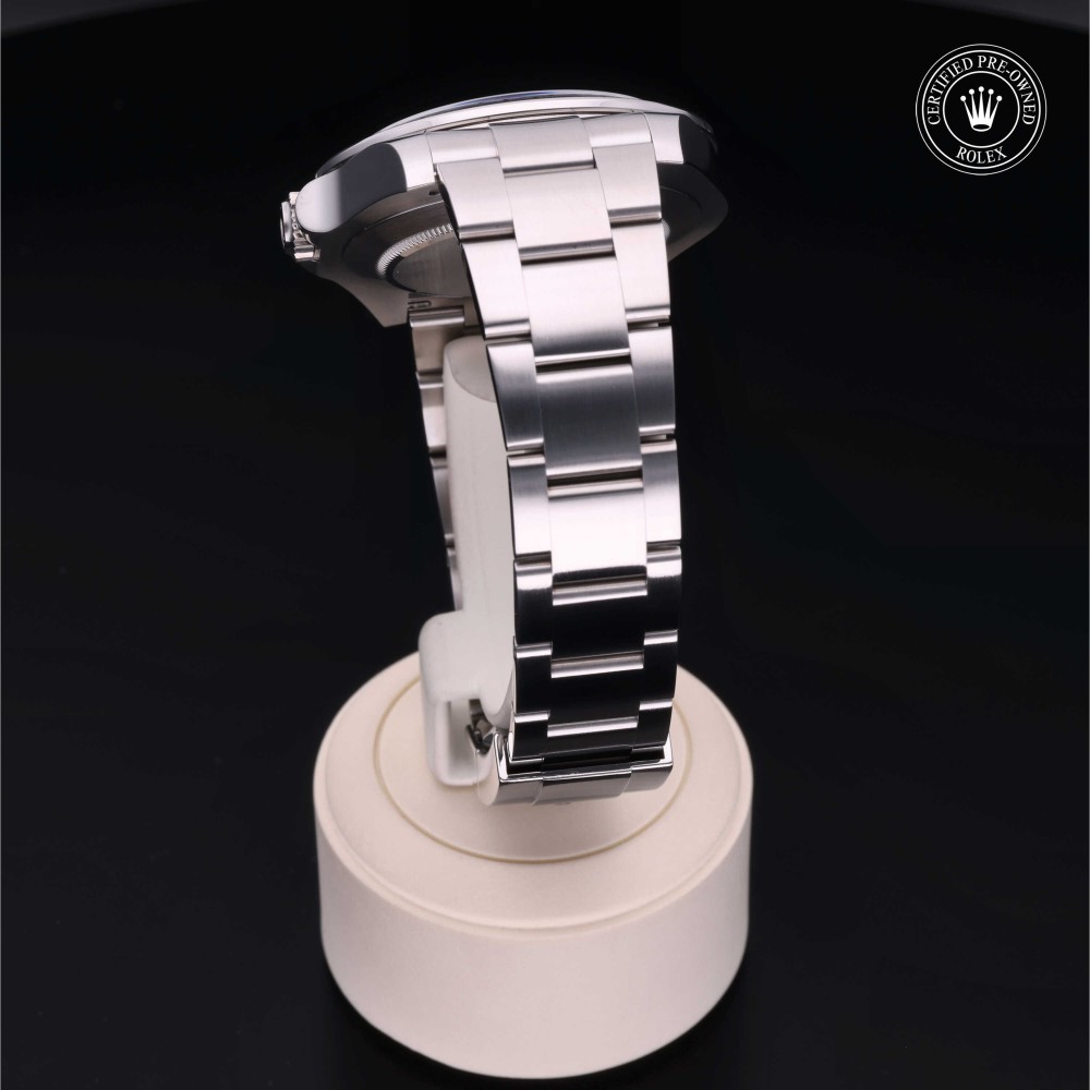 rolex-certified-pre-owned-Explorer II-42 mm-Oystersteel-2017-M216570-0001