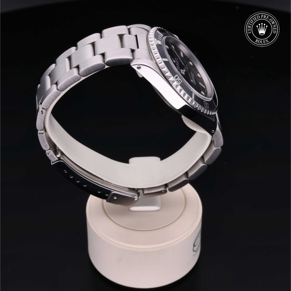rolex-certified-pre-owned-Submariner-40 mm-Oystersteel-2004-M14060M-0004