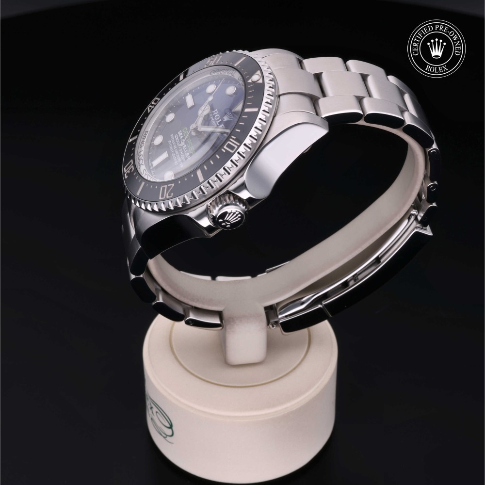 rolex-certified-pre-owned-Sea-Dweller Deepsea-44 mm-Oystersteel-2018-M126660-0002