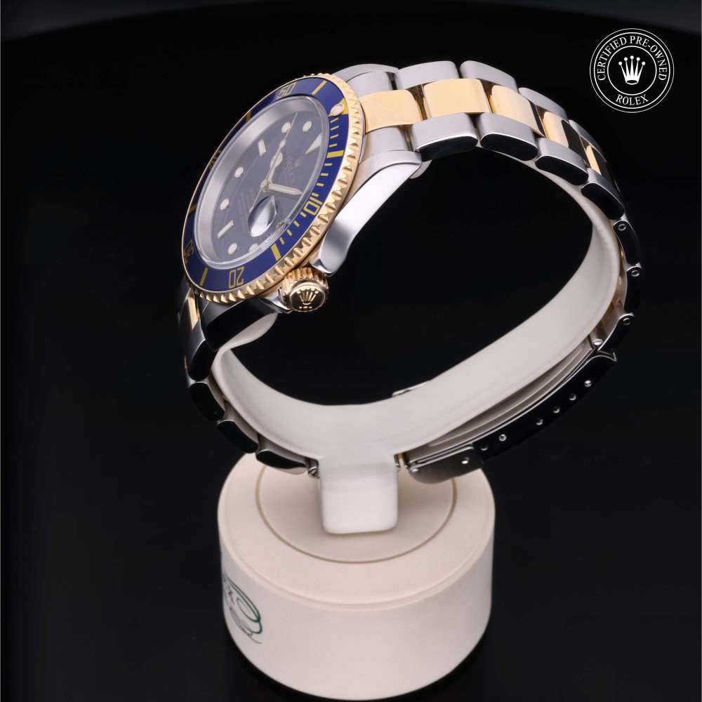 rolex-certified-pre-owned-Submariner Date-40 mm-Yellow Rolesor-2006-M16613-0015
