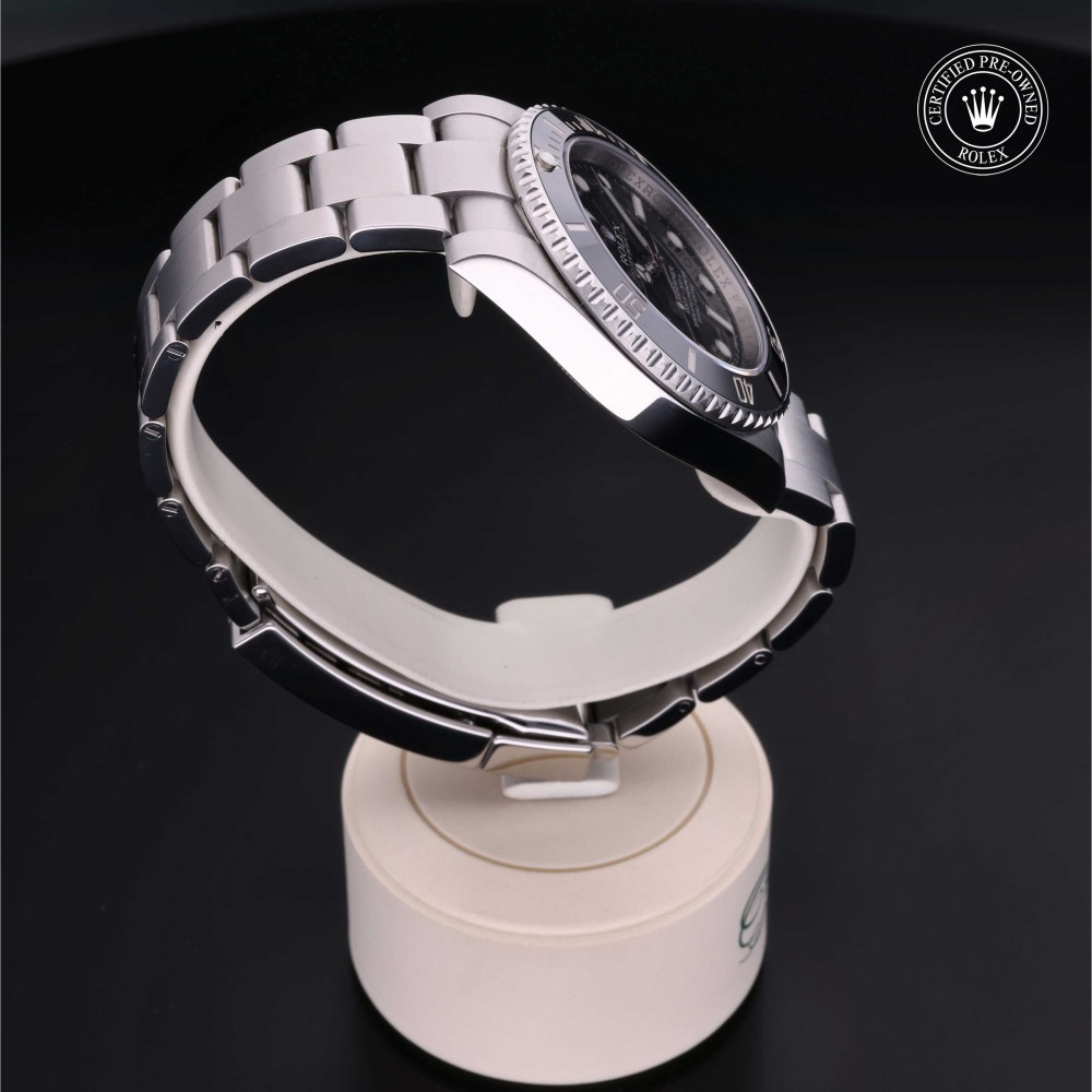 rolex-certified-pre-owned-Submariner-40 mm-Oystersteel-2013-M114060-0002