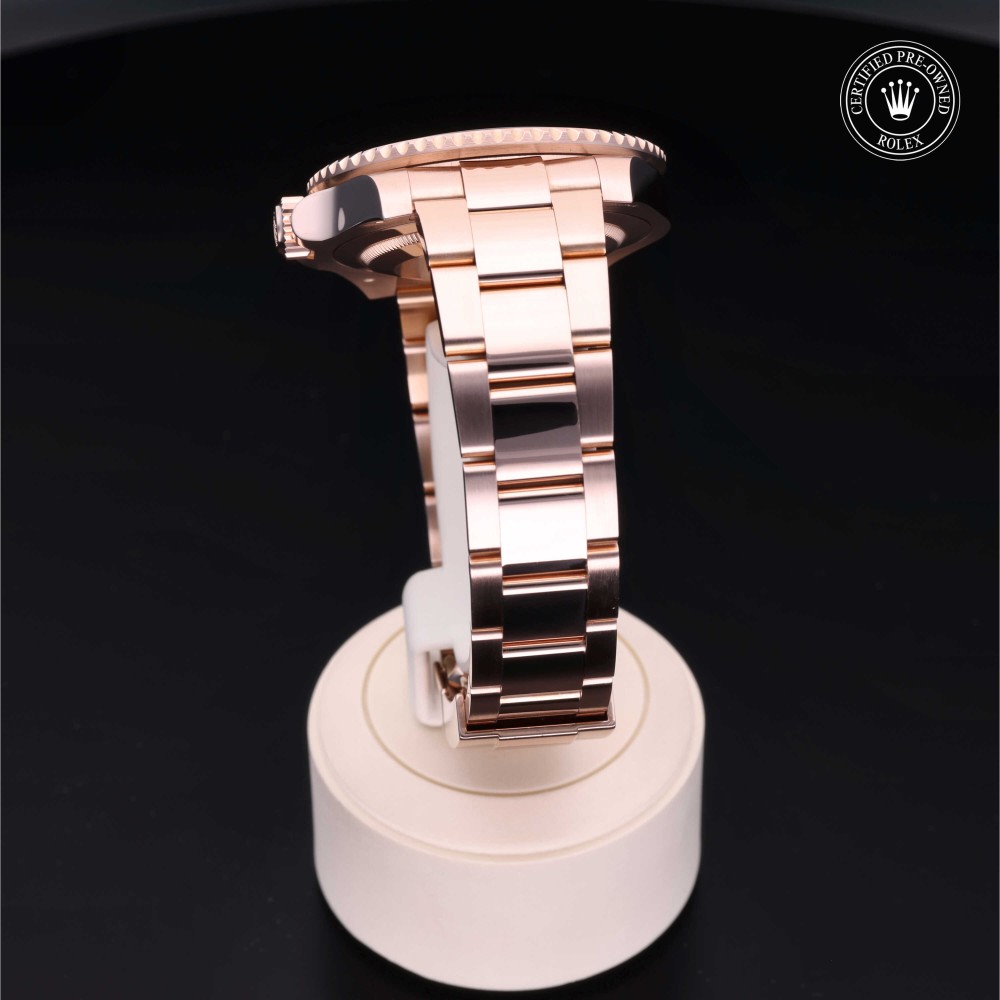 rolex-certified-pre-owned-GMT-Master II-40 mm-18ct Everose Gold-2021-M126715CHNR-0001