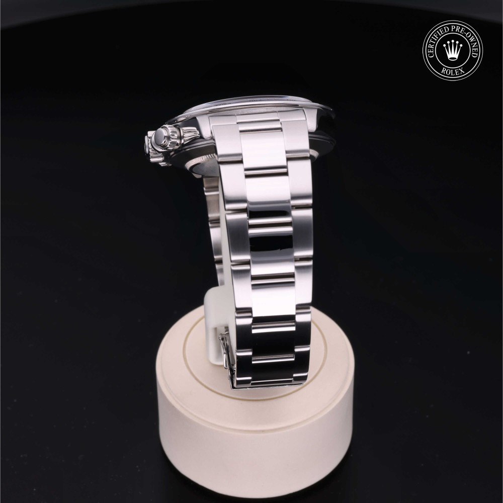 rolex-certified-pre-owned-Cosmograph Daytona-40 mm-Oystersteel-1997-M16520-0001