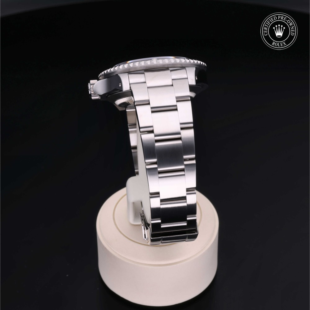 rolex-certified-pre-owned-Sea-Dweller-40 mm-Oystersteel-1992-M16600-0003