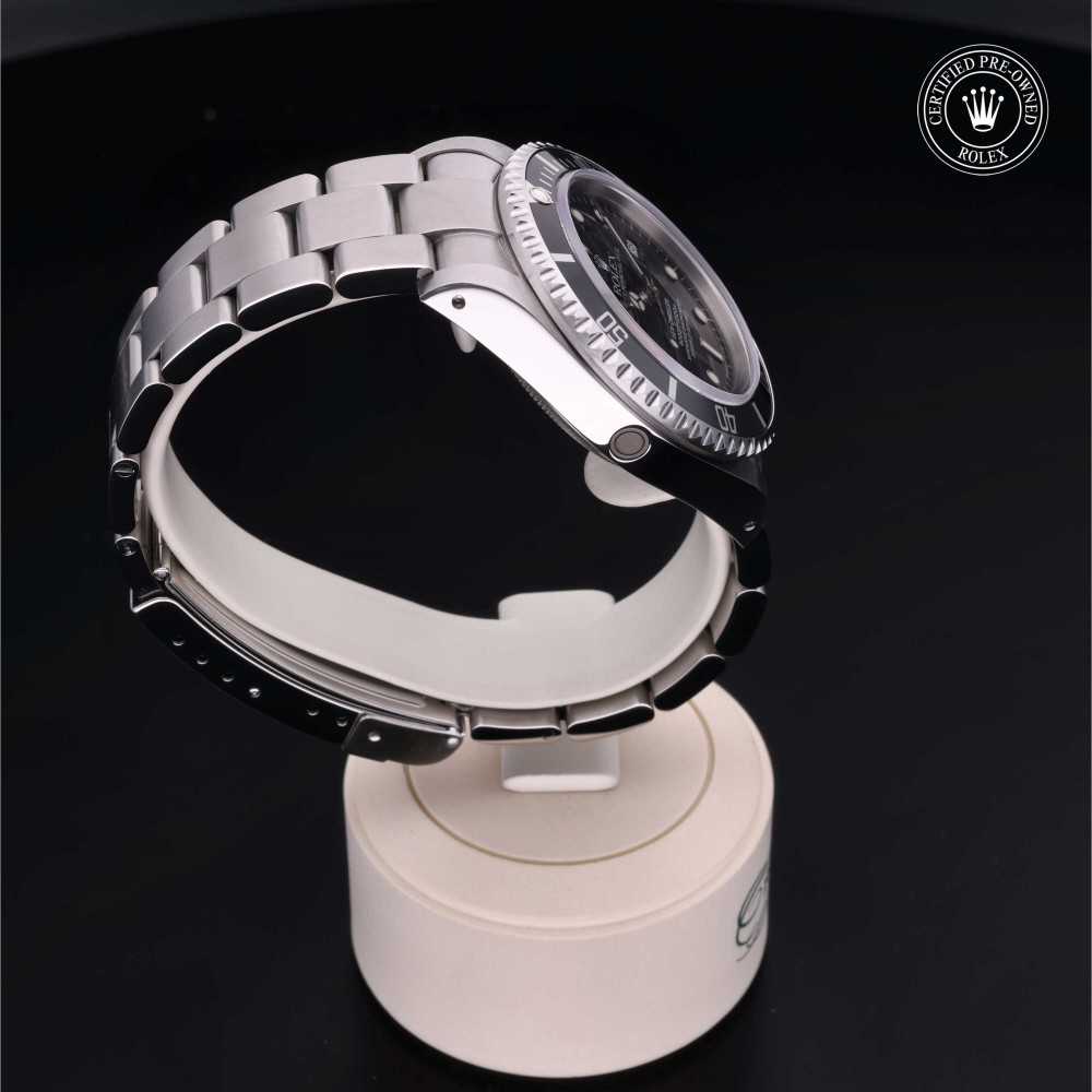 rolex-certified-pre-owned-Sea-Dweller-40 mm-Oystersteel-1992-M16600-0003
