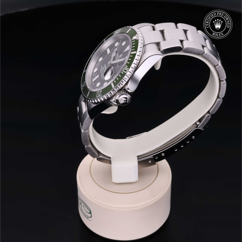 rolex-certified-pre-owned-Submariner Date-40 mm-Oystersteel-2005-M16610LV-0002