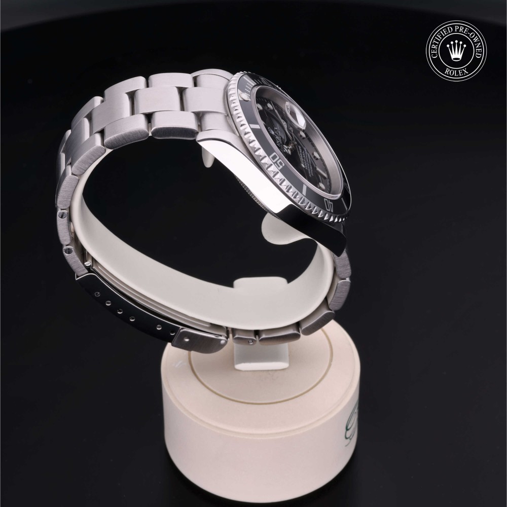 rolex-certified-pre-owned-Submariner Date-40 mm-Oystersteel-2005-M16610-0006