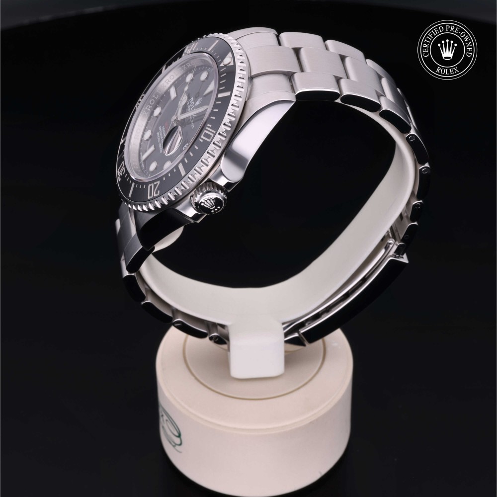 rolex-certified-pre-owned-Sea-Dweller-43 mm-Oystersteel-2017-M126600-0001