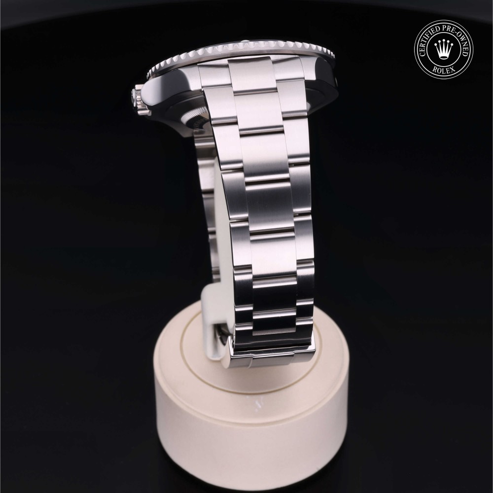 rolex-certified-pre-owned-Sea-Dweller-43 mm-Oystersteel-2017-M126600-0001