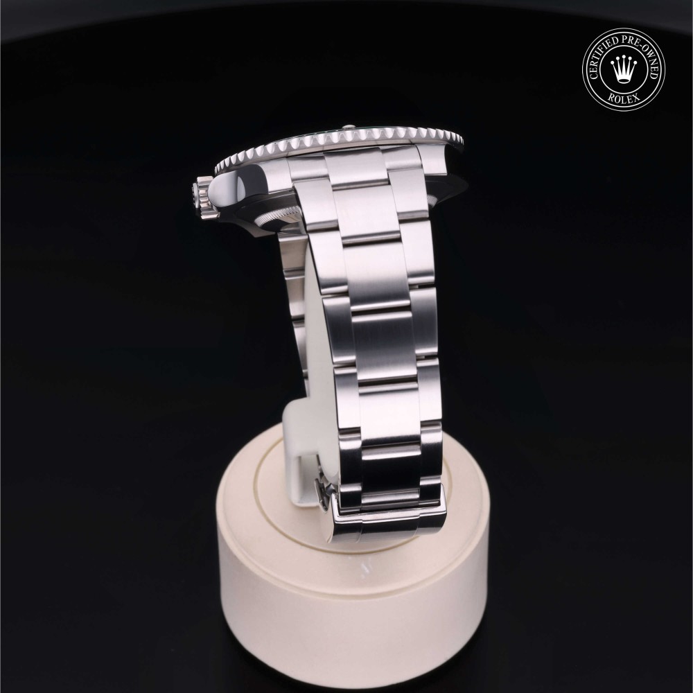 rolex-certified-pre-owned-Submariner Date-40 mm-Oystersteel-2016-M116610LV-0002