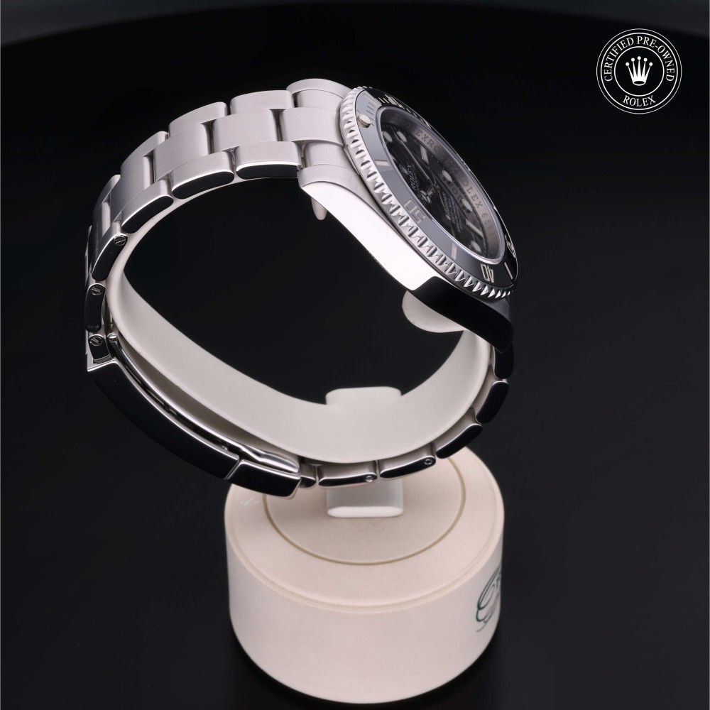 rolex-certified-pre-owned-Submariner-40 mm-Oystersteel-2014-M114060-0002
