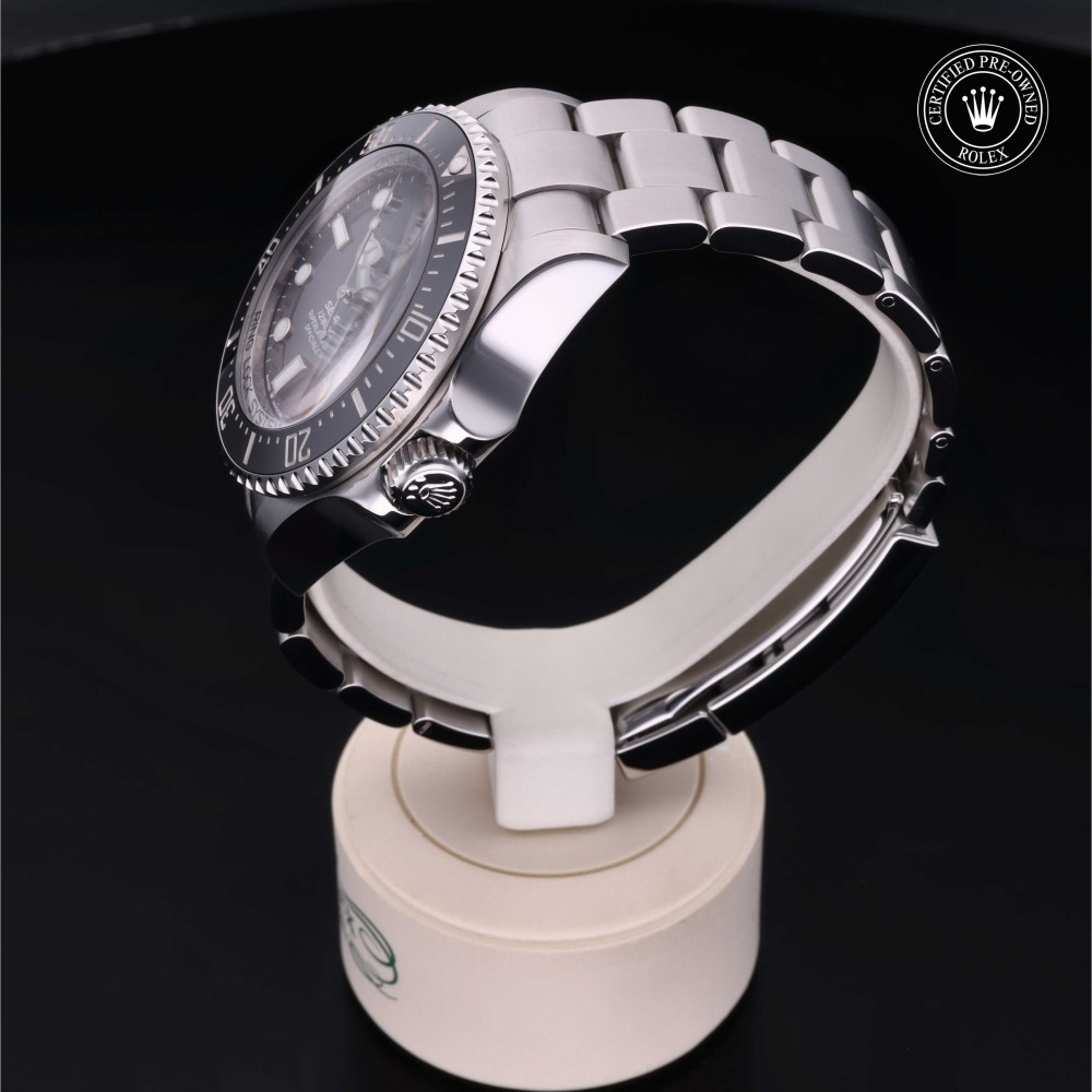 rolex-certified-pre-owned-Sea-Dweller Deepsea-44 mm-Oystersteel-2021-M126660-0001