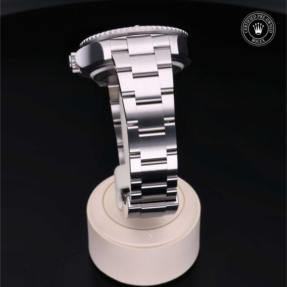 rolex-certified-pre-owned-Sea-Dweller Deepsea-44 mm-Oystersteel-2021-M126660-0001