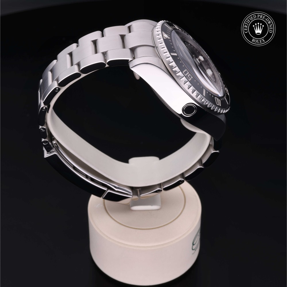 rolex-certified-pre-owned-Sea-Dweller Deepsea-44 mm-Oystersteel-2021-M126660-0001