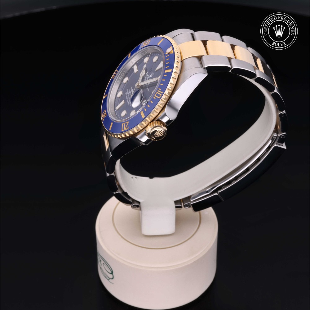 rolex-certified-pre-owned-Submariner Date-41 mm-Yellow Rolesor-2021-M126613LB-0002