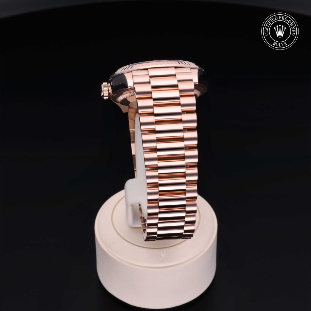 rolex-certified-pre-owned-Day-Date-36 mm-18ct Everose Gold-2020-M128235-0029
