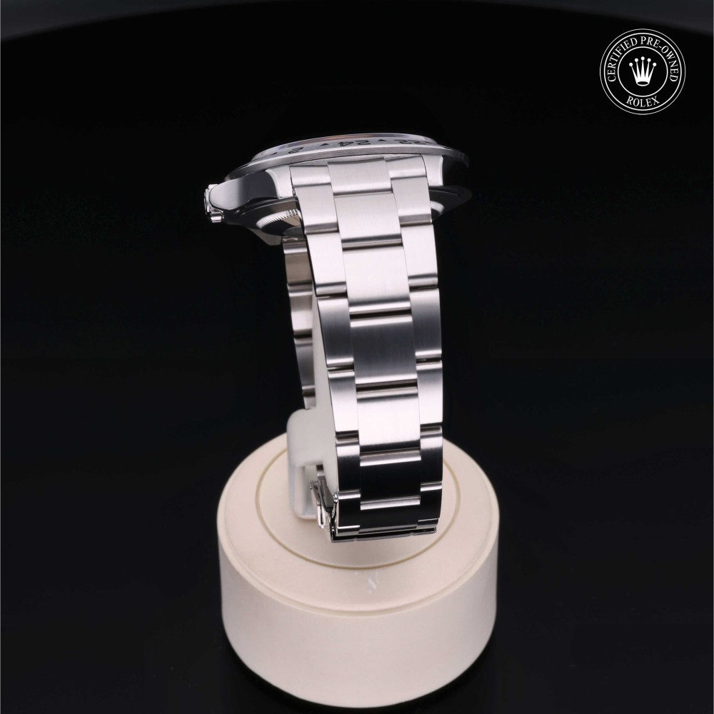 rolex-certified-pre-owned-Explorer II-40 mm-Oystersteel-2008-M16570-0005