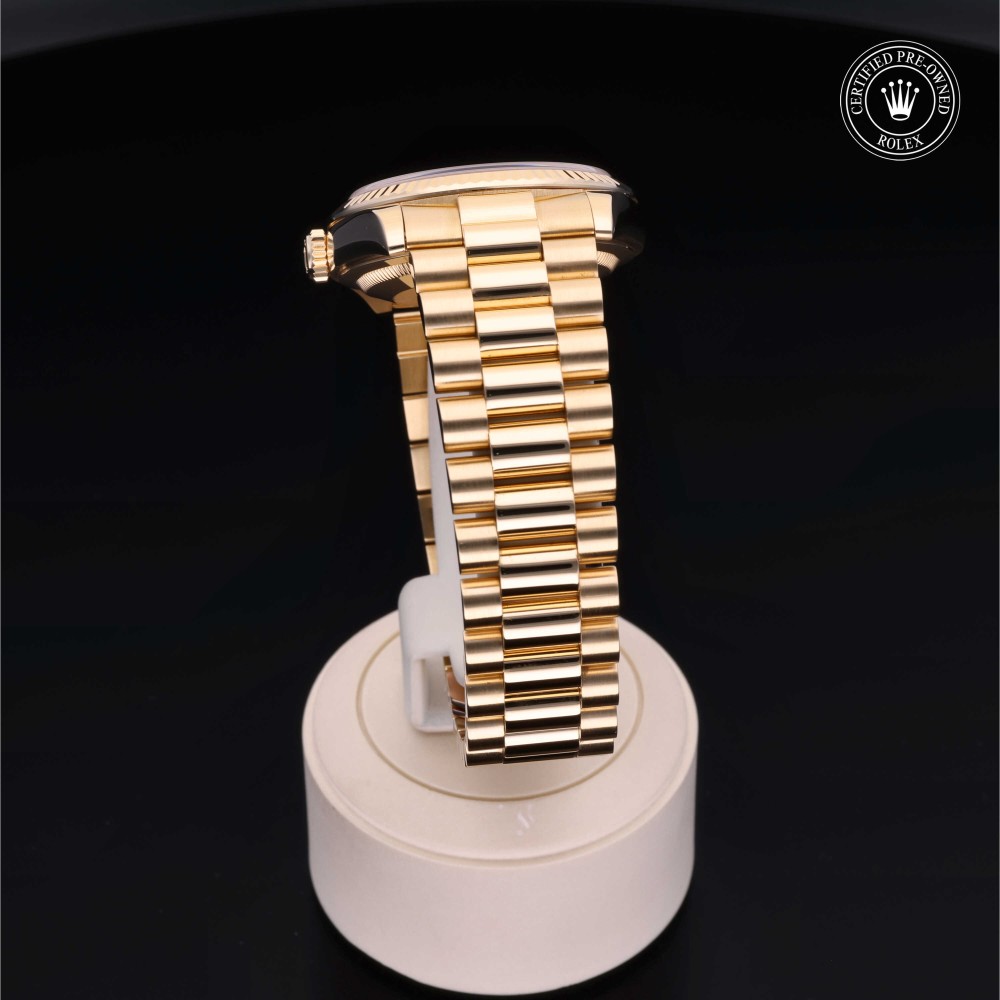 rolex-certified-pre-owned-Day-Date-36 mm-18ct Yellow Gold-2001-M118238-0015