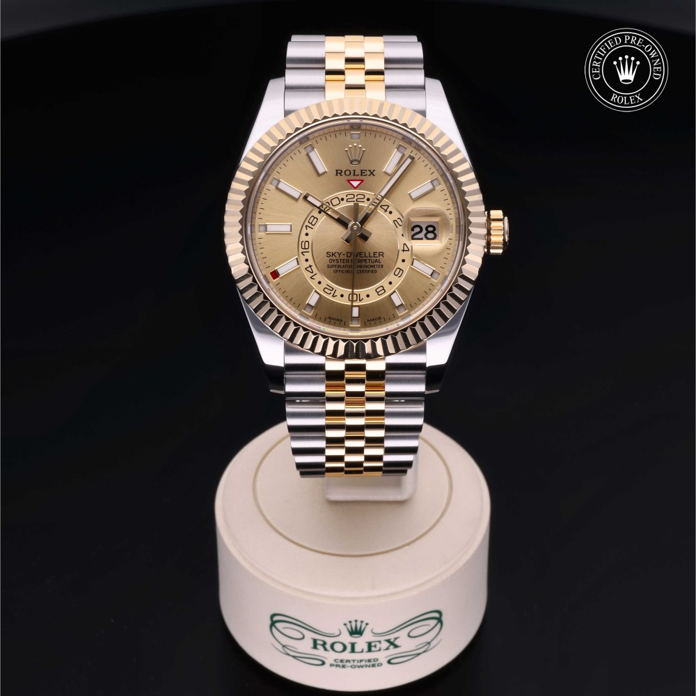 rolex-certified-pre-owned-Sky-Dweller-42 mm-Yellow Rolesor-2022-M326933-0004