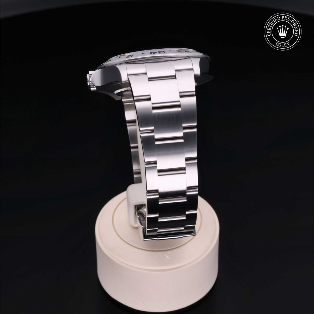 rolex-certified-pre-owned-Explorer II-42 mm-Oystersteel-2021-M226570-0002