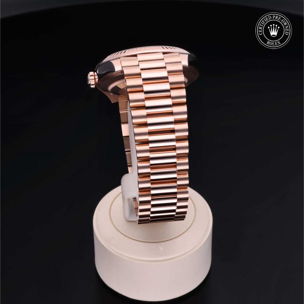rolex-certified-pre-owned-Day-Date-40 mm-18ct Everose Gold-2021-M228235-0025