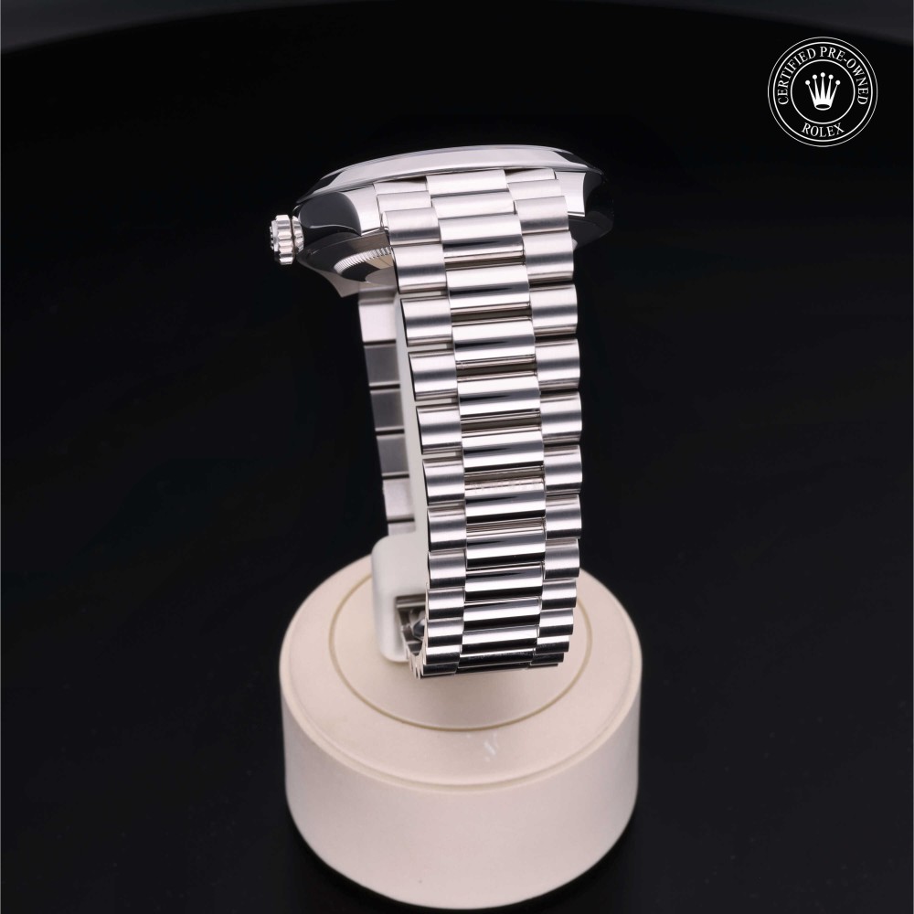 rolex-certified-pre-owned-Day-Date-40 mm-Platinum-2019-M228206-0004